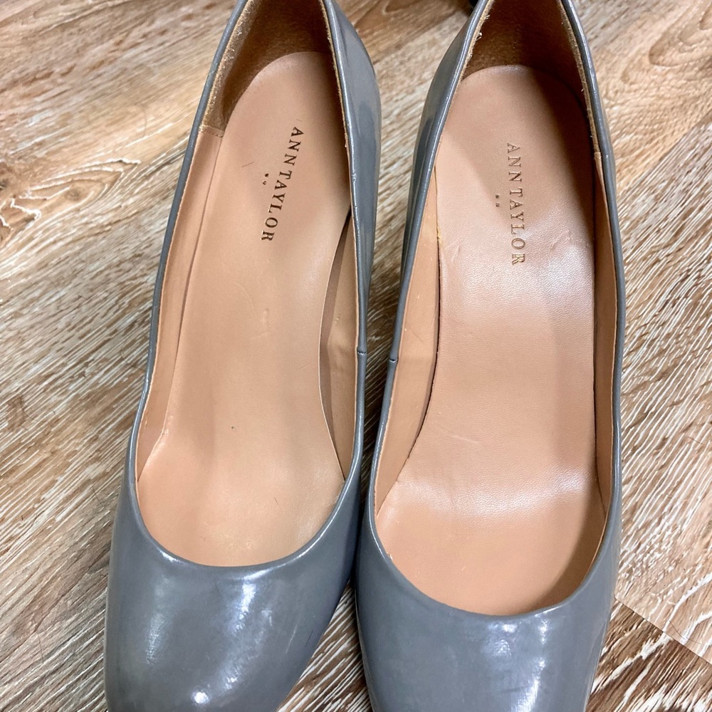 Anne Klein gray pumps - Picture 7 of 7
